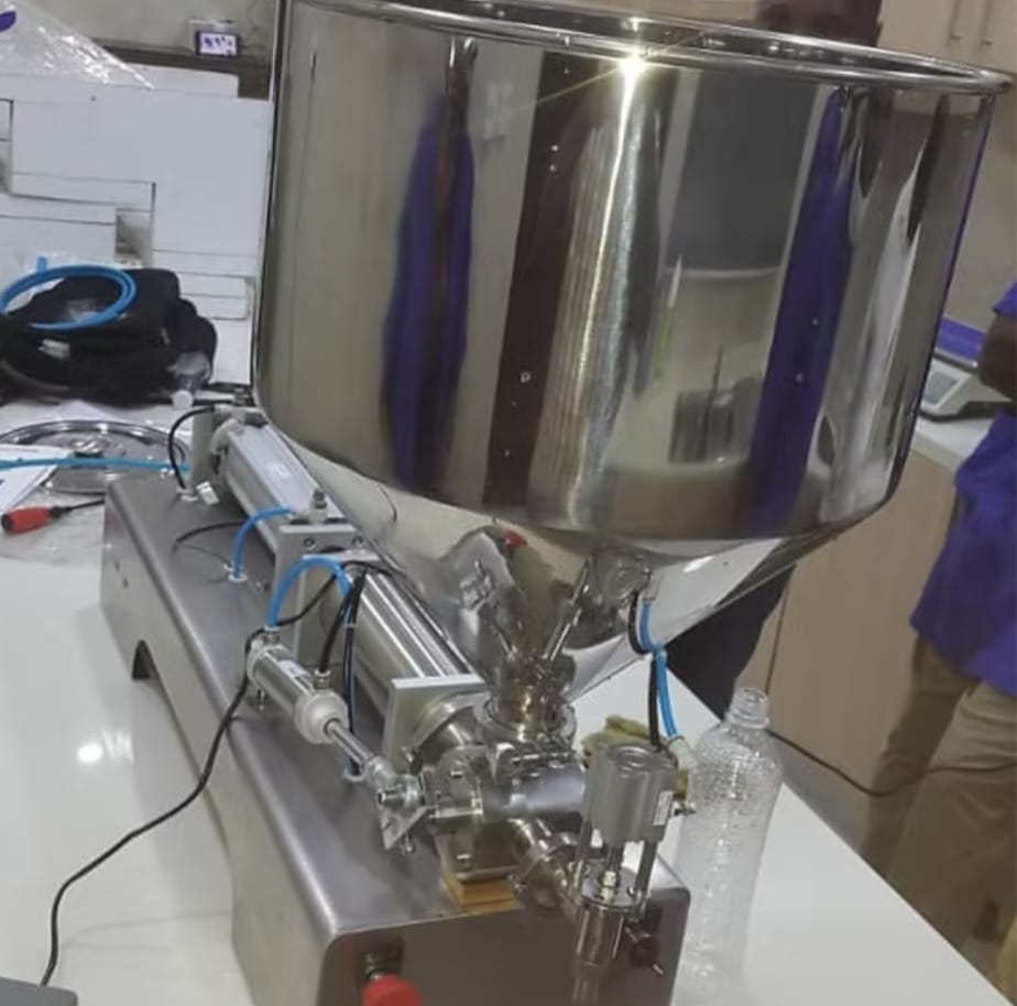 Single Nuzzle Paste Filling Machine
