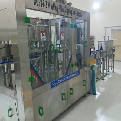 Complete Bottle Water Production Machine (Treatment, Plastic Moulding, Filling, Packaging and Date Coding)